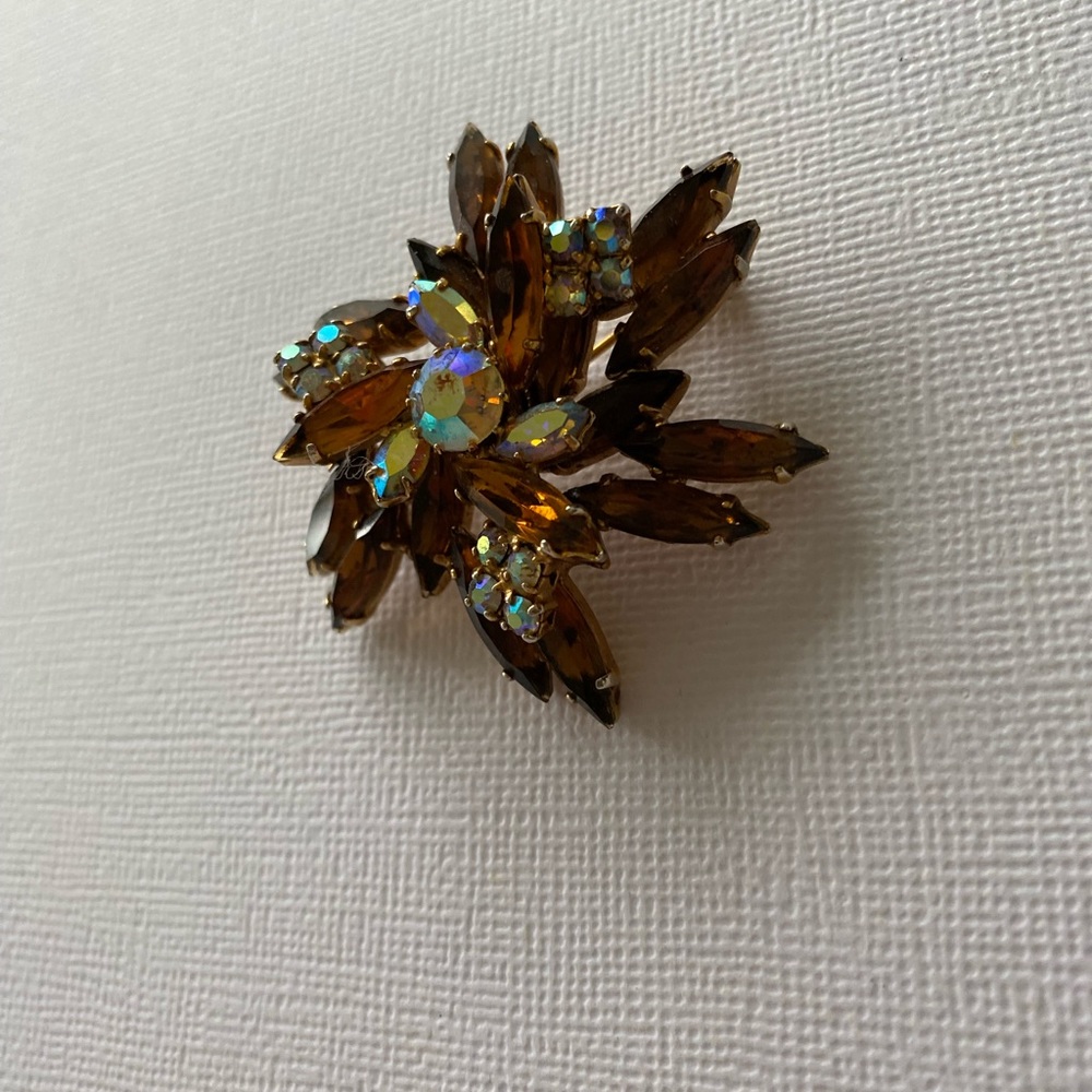Vintage Rhinestone Brooch & Earrings - Picture 6 of 7